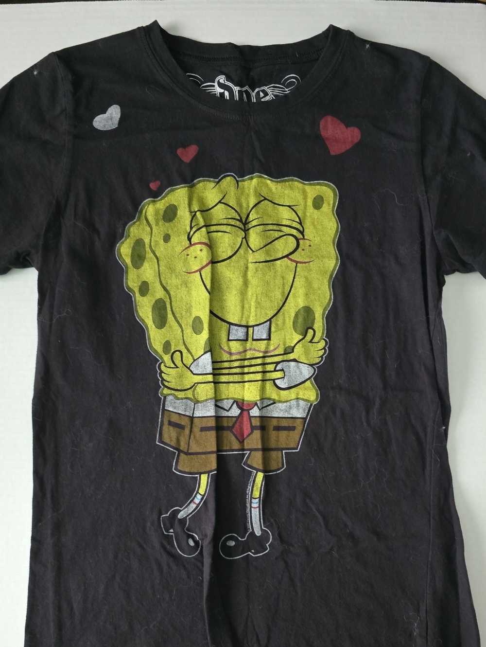 Vintage DOE Spongebob Squarepants Hugging Hearts Graphic T-Shirt Black